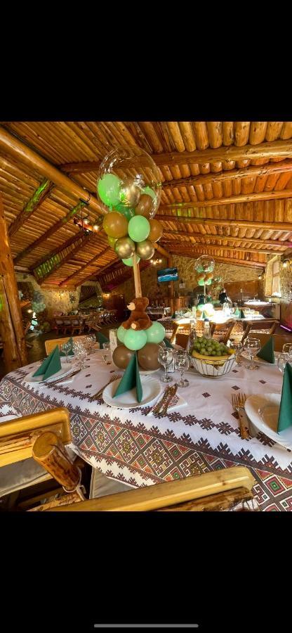 Pensiunea 3 Brazi Zărneşti Esterno foto